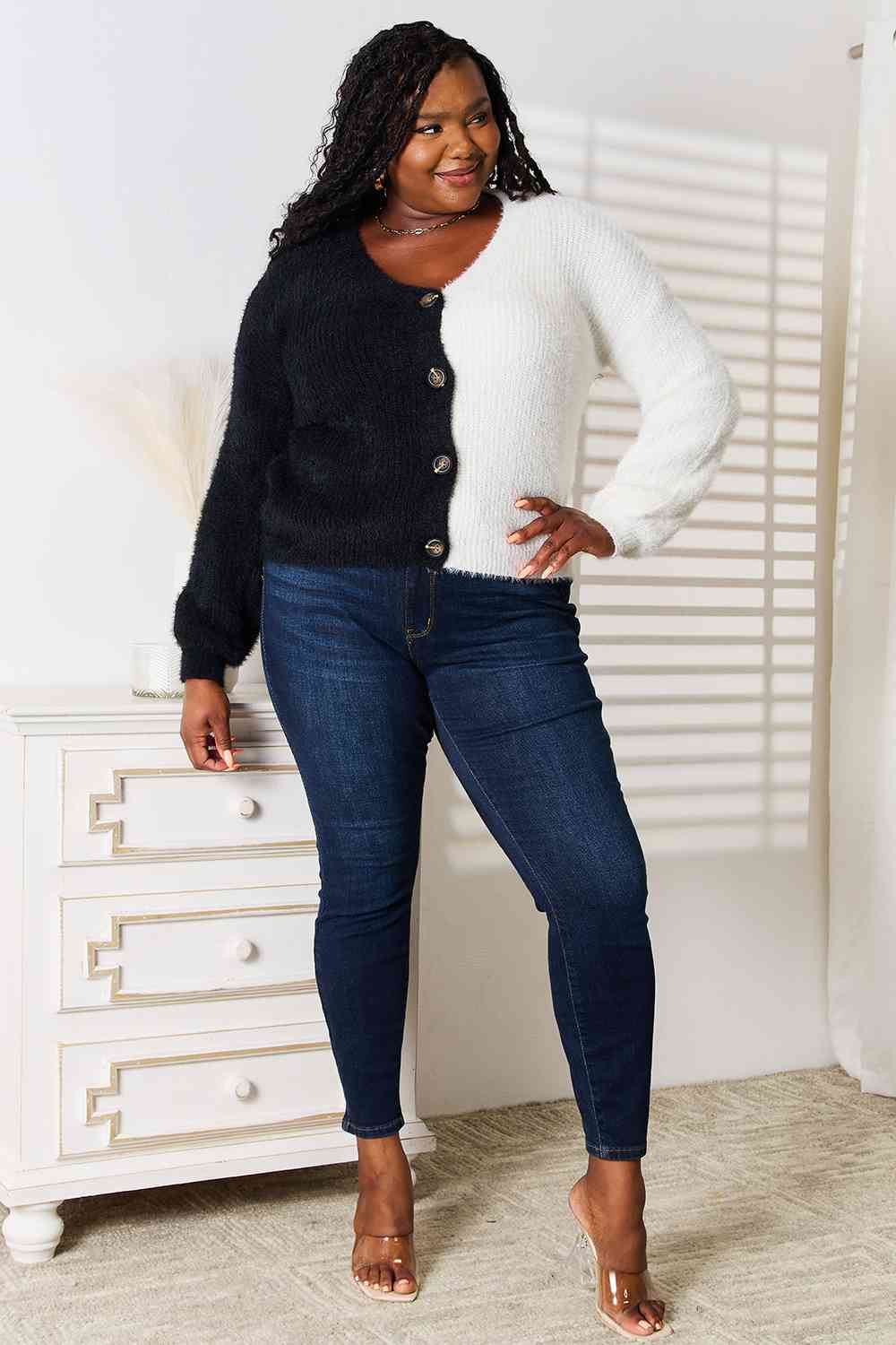 Woven Right Contrast Button-Front V-Neck Cardigan-4