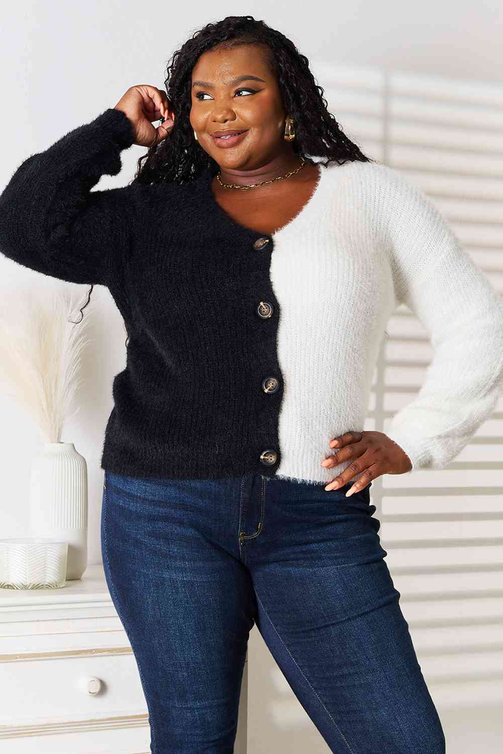 Woven Right Contrast Button-Front V-Neck Cardigan-2