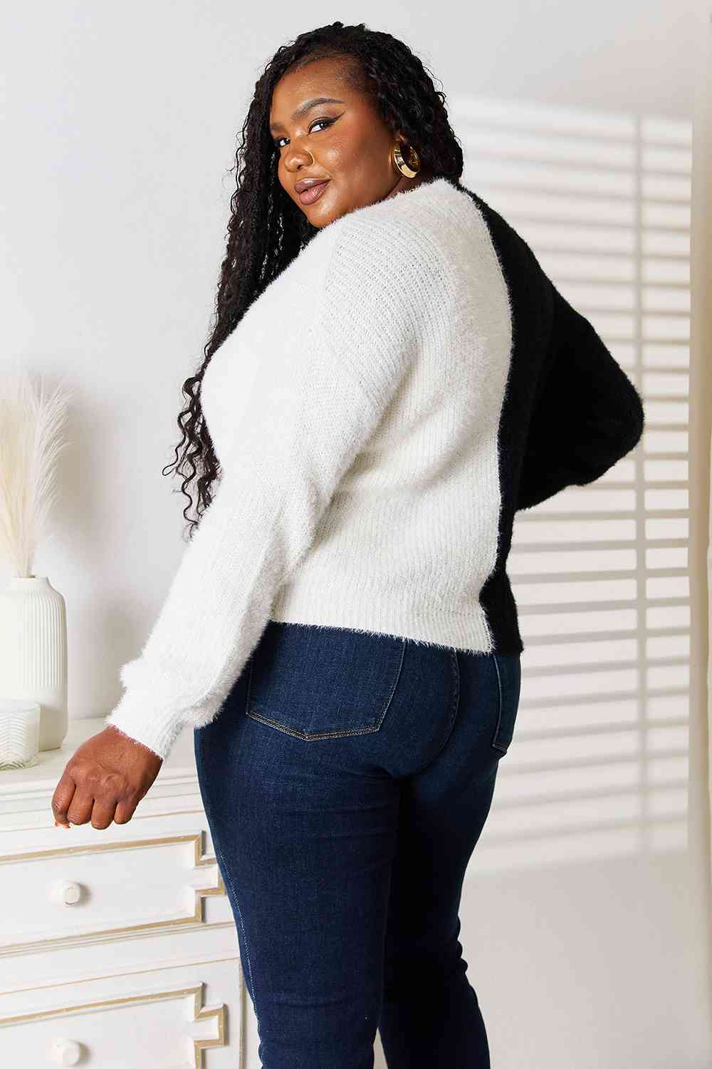 Woven Right Contrast Button-Front V-Neck Cardigan-1