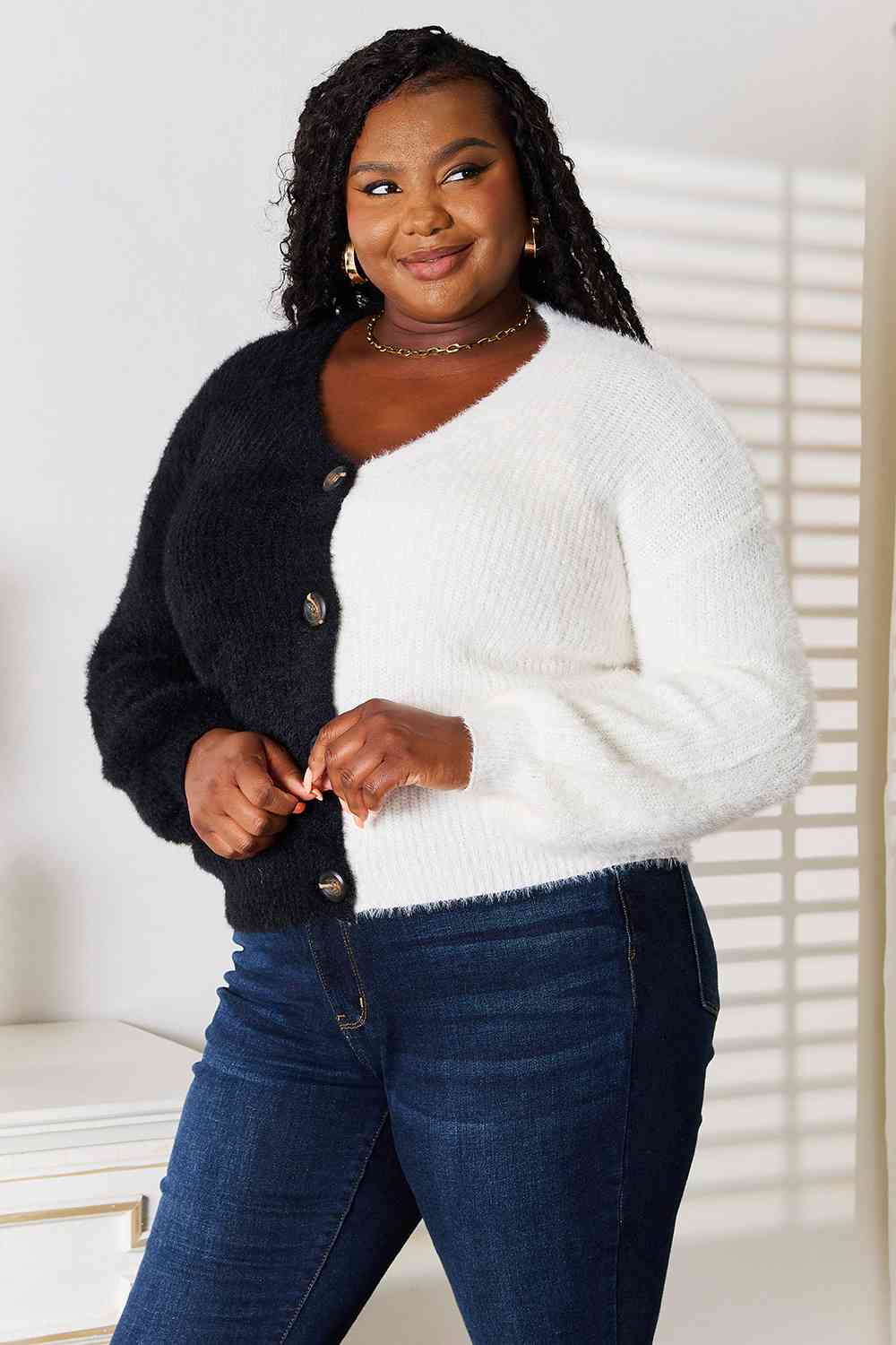 Woven Right Contrast Button-Front V-Neck Cardigan-3
